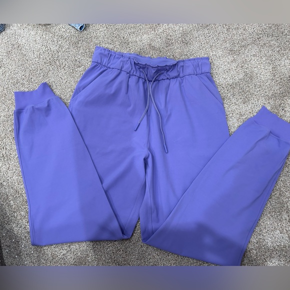 Full length Stretch high-rise joggers in Dark Lavender. - Picture 2 of 3